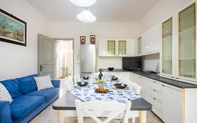 Air-Conditioned Villa 300 Meters From Porto Cesareo Beach With Parking